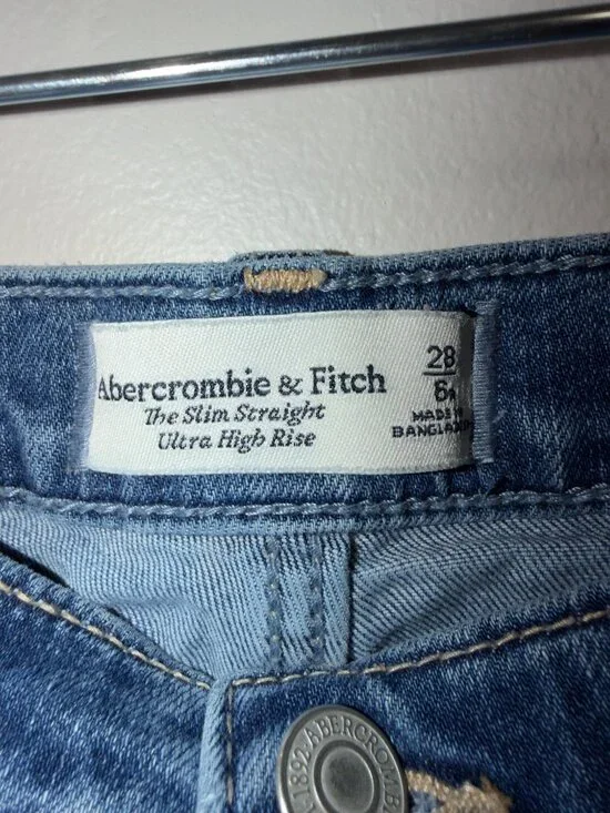 Abercrombie Ultra High Rise Slim Straight Jeans Size 6/28 Blue Denim - Picture 3 of 7